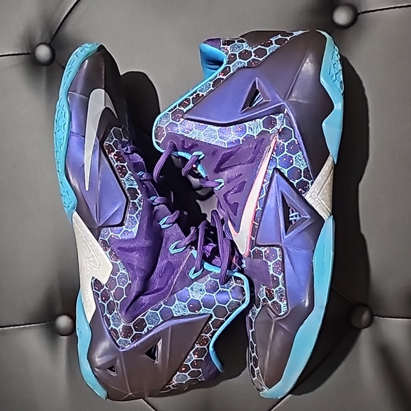 Nike LeBron 11 - Picture 4 of 5